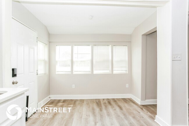 Foto del edificio - 3706 Elm St
