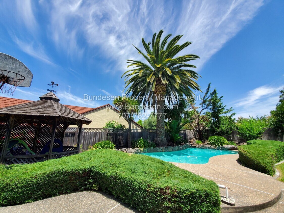 Foto principal - Beautiful 4 Bedroom Home with Pool – Easts...