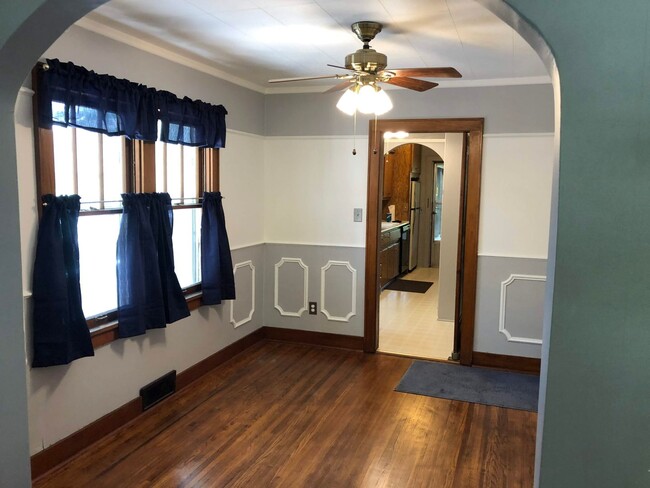 Building Photo - Beautiful 3 bedroom in Hyde Park neighborhood