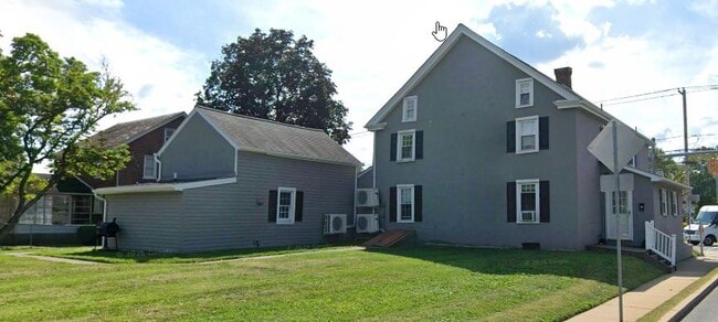 Building Photo - 335 N Main St