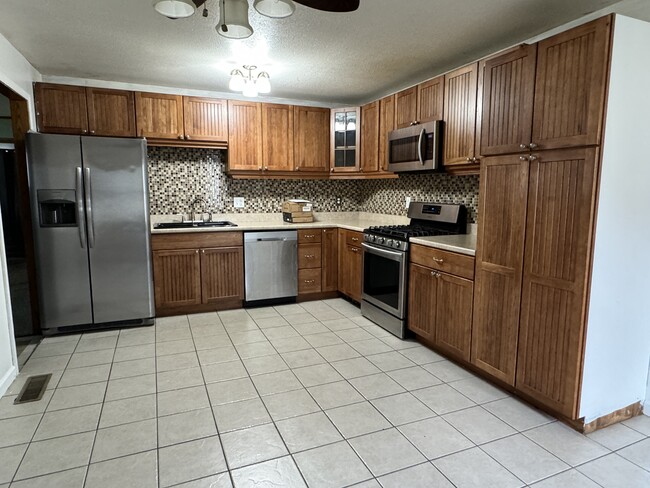 Building Photo - 2510 Poplar St