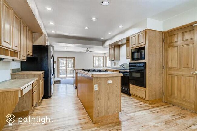 Building Photo - 210 Jack Boot Way, Monument, CO, 80132