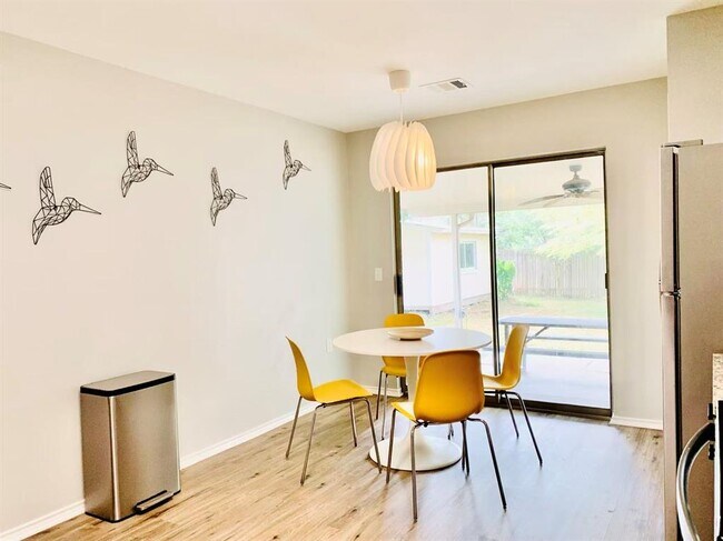 Foto del edificio - 4705 Cypress Bend