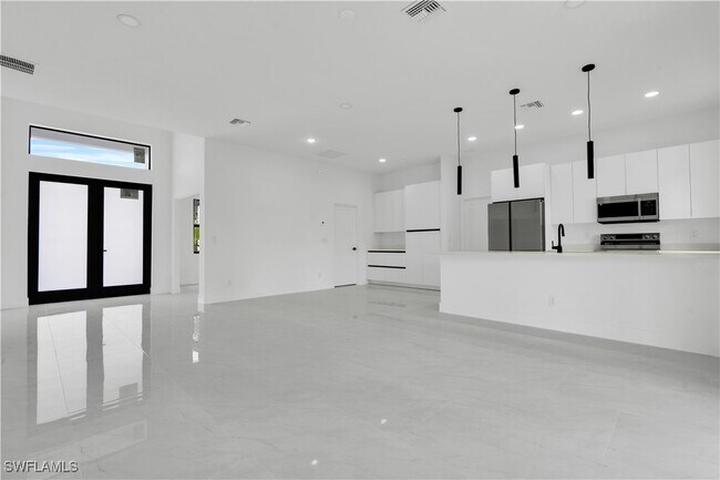 Foto del edificio - 2700 42nd St W