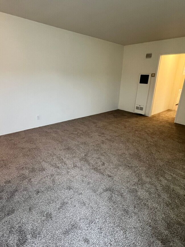 Building Photo - Midtown Ventura - One bedroom, one bath do...