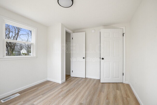 Foto del edificio - 320 N 36th St