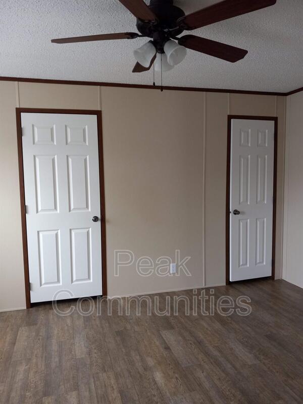 Foto del edificio - 566 Shady Brook Hts