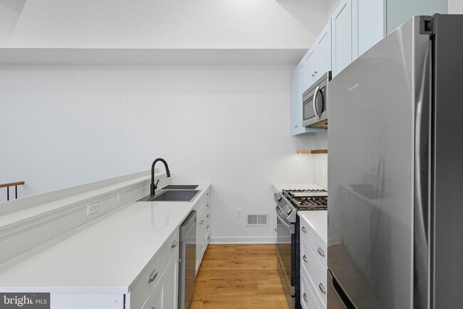 Foto del edificio - 3531 Claremont St