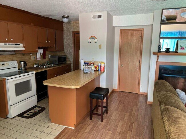 Cocina - 306 21st Ave S