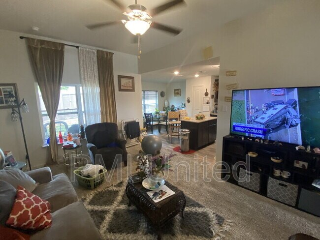 Building Photo - 2224 Pondera St