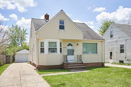 Primary Photo - Newly renovated home
