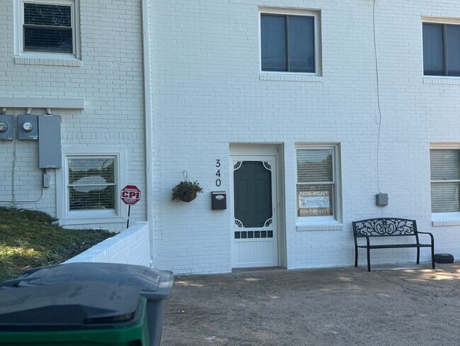 Foto del edificio - Recently renovated 2-bedroom Duplex in LoSo!