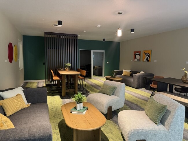Interior Photo - ShareWESTSIDE