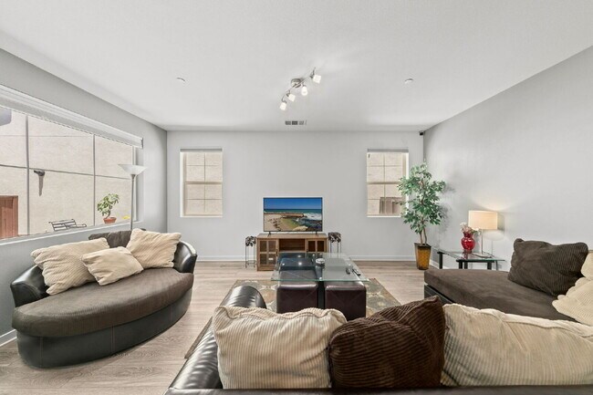 Building Photo - Welcome to Escaya Community in Chula Vista.