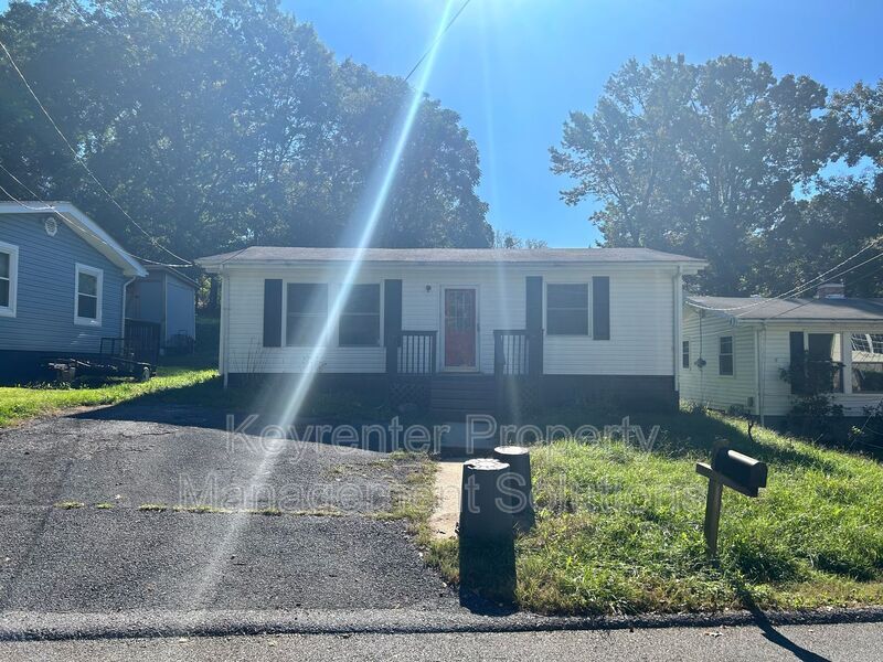 Primary Photo - 329 Montgomery St