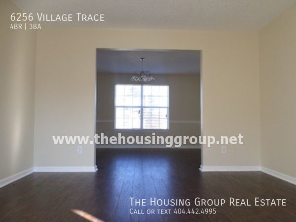 Foto del edificio - Ready NOW!! REX!! 4 BR