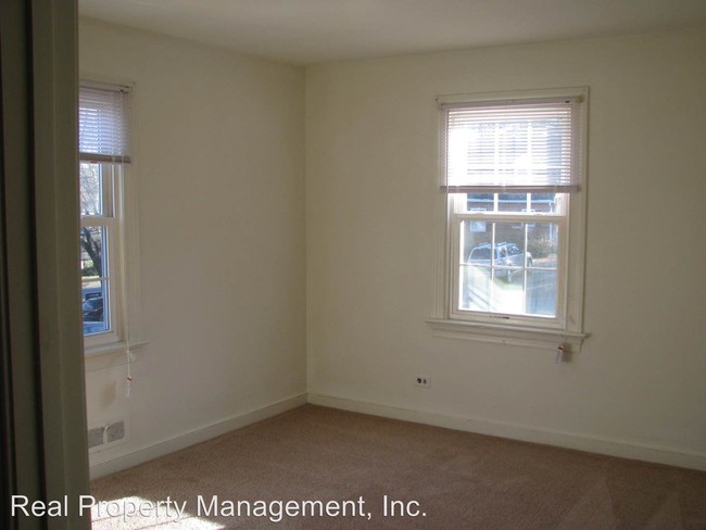 Building Photo - 105 Cresap Rd