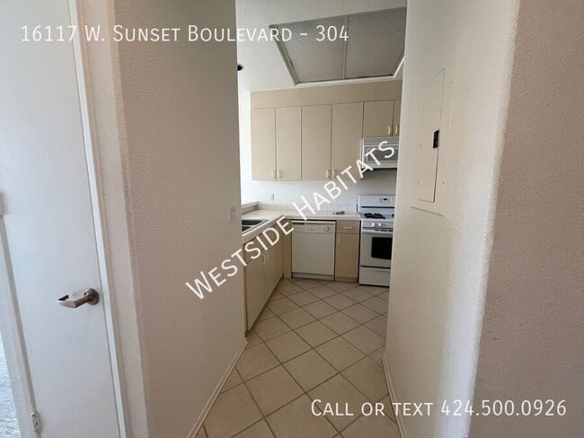 Building Photo - 16117 W Sunset Blvd