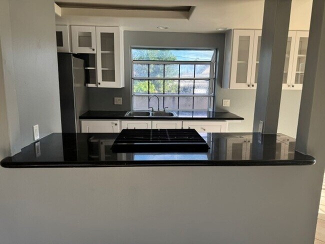 Building Photo - BEAUTIFUL TWO BEDROOM/ONE BATH HOME!