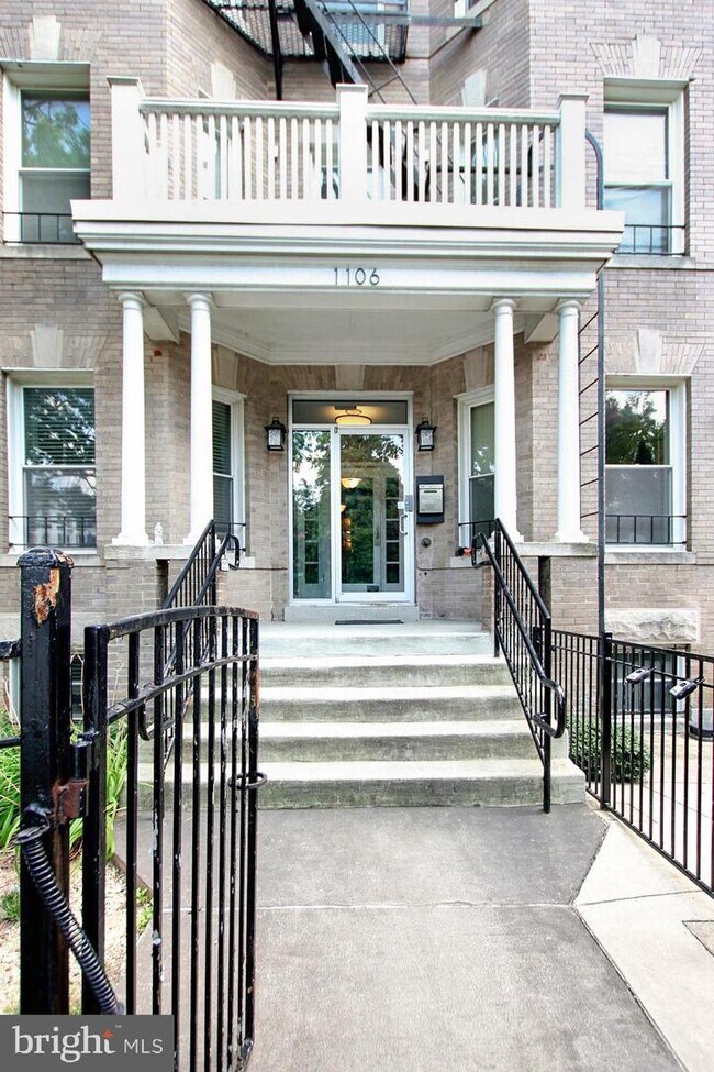 Foto del edificio - 1106 Columbia Rd NW