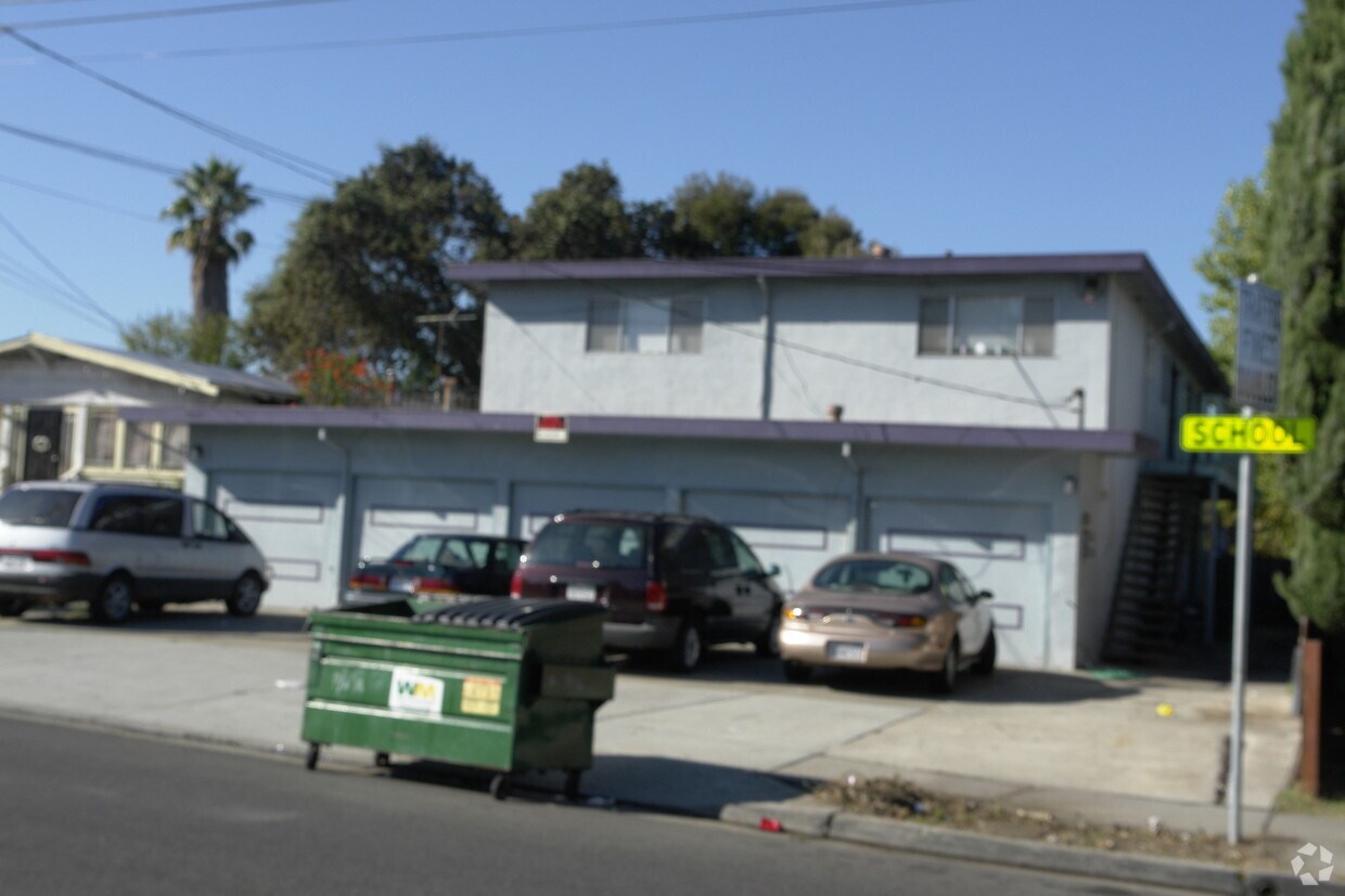 Building Photo - 25705 Whitman St