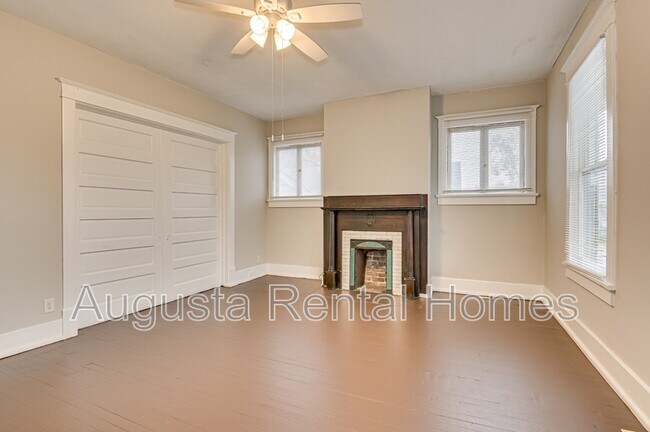 Foto del edificio - 107 4th St