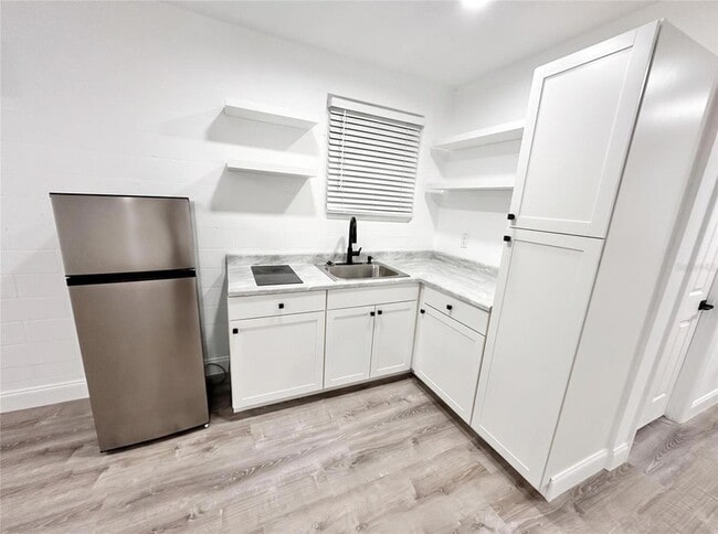 Foto del edificio - 1017 Parkwood Dr