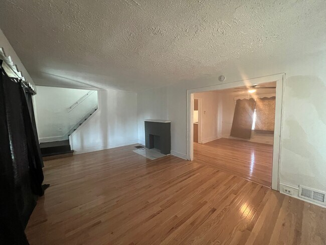 Foto del edificio - 4399 E 139th St