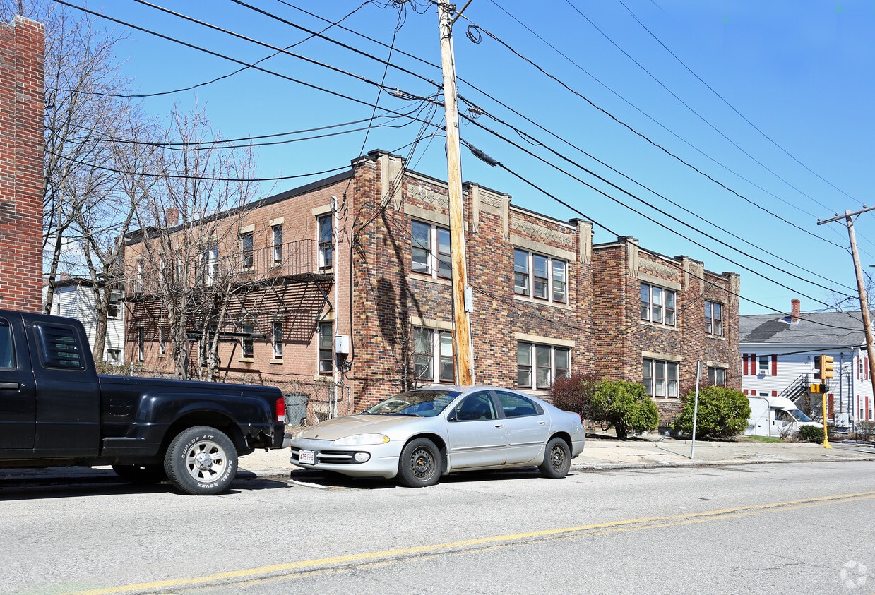 Primary Photo - 89 Adams St