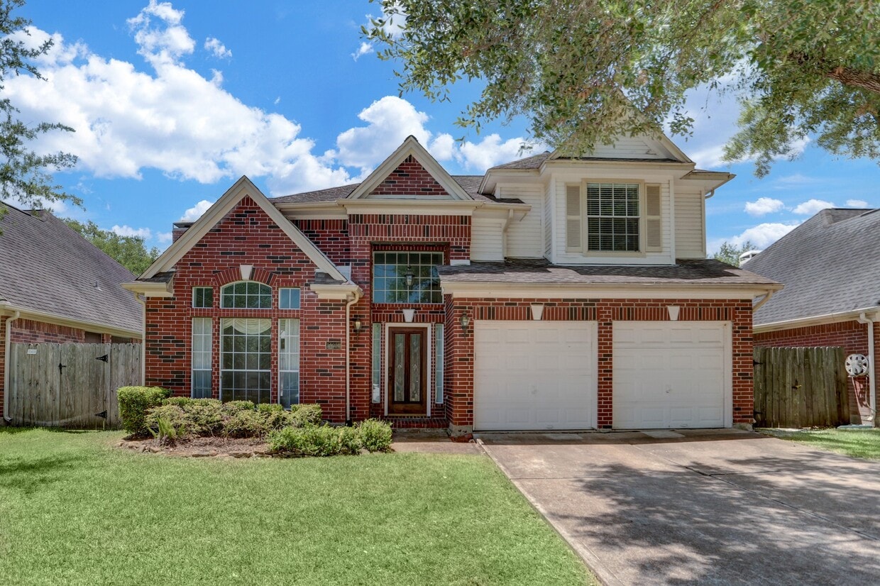 Foto principal - 14019 Lake Trail Dr