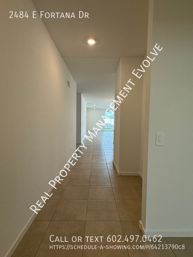 Building Photo - 2484 Fortana Dr