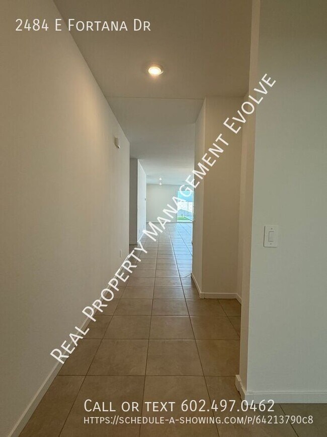 Foto del edificio - 2484 Fortana Dr