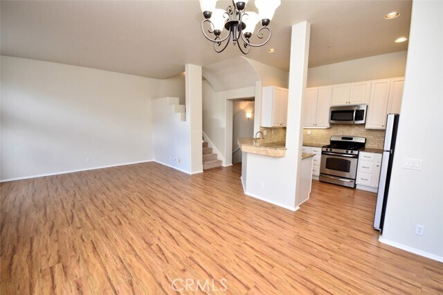 Building Photo - 24 Crivelli Aisle