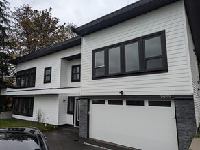 Building Photo - 9849-9286 286 St