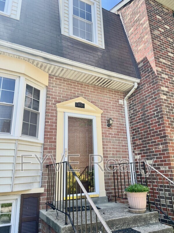 11654 Cosca Park Dr, Clinton, MD 20735 Townhome Rentals in Clinton MD
