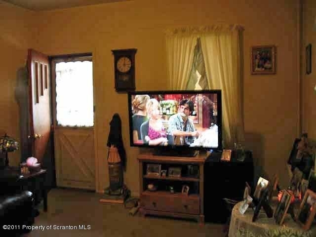 Interior Building Image 1 - 1052 Carmalt St