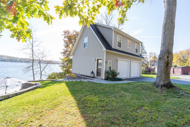 Building Photo - 4027 Graywood N
