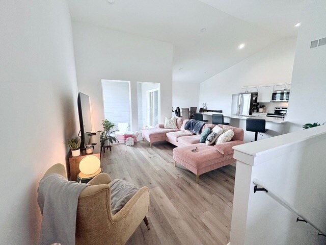 Foto del edificio - 5290 Pinecrest Ct N