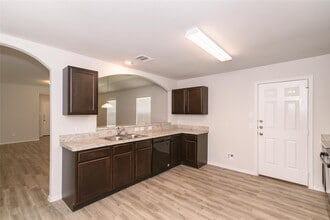 Building Photo - 8618 Doris Oaks Cir