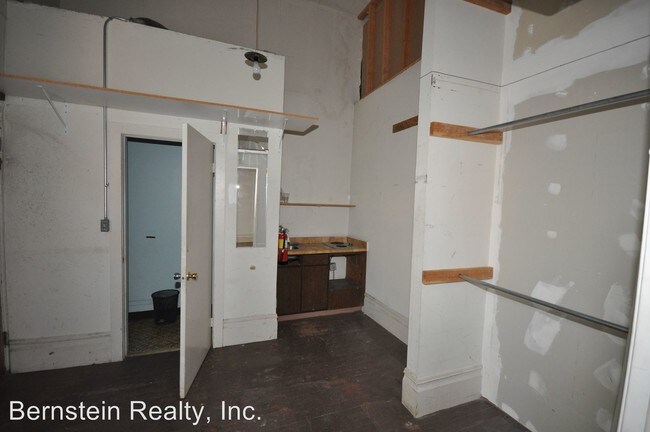 Building Photo - 1475 Haight St