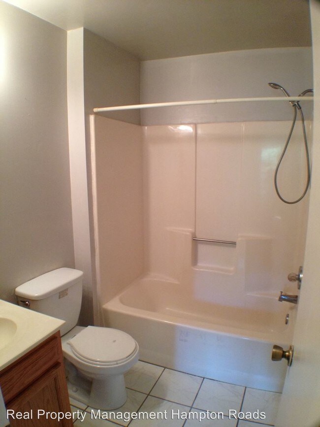 Building Photo - 3421 Champlain Ln