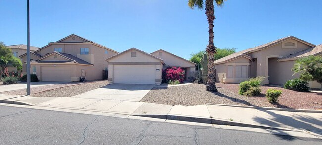 Building Photo - Opal