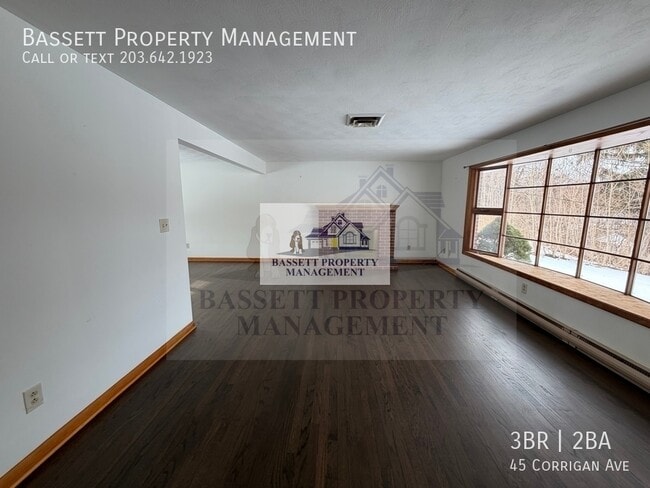 Foto del edificio - 45 Corrigan Ave