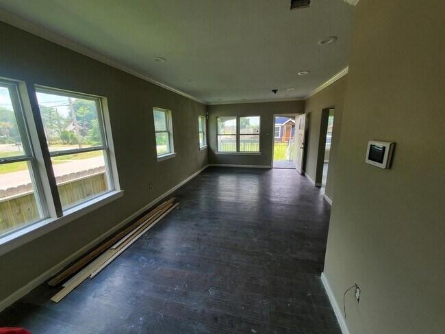 Building Photo - 4713 Lucille St