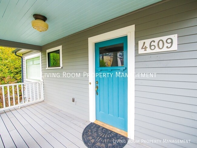 Building Photo - 1926 Fully Remodeled Farmhouse with a Fenc...