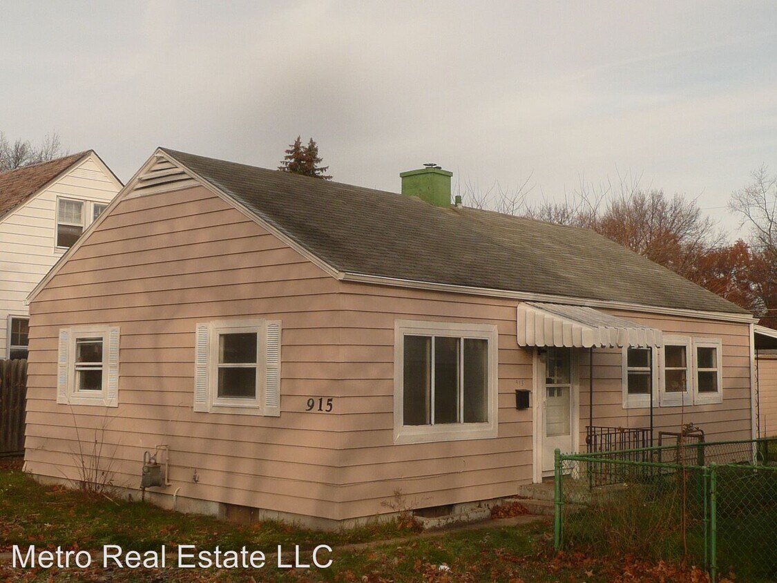 Foto principal - 3 br, 1 bath House - 915 Milton St