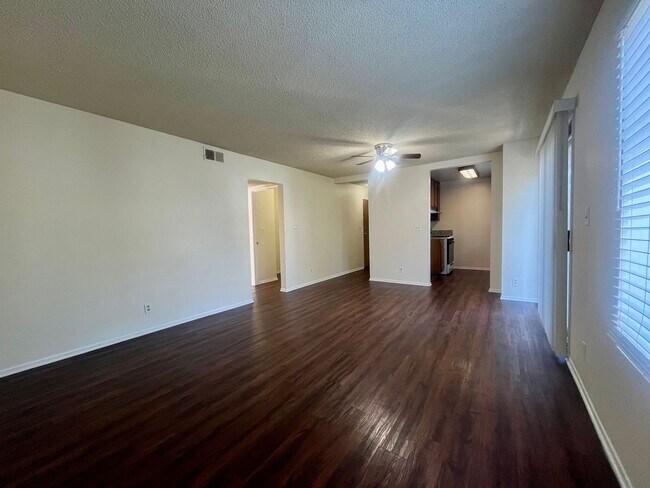 Foto del edificio - BELLA APARTMENTS: Beautiful 2 Bed - 2 Bath
