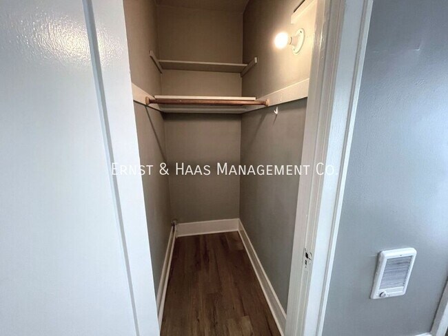 Foto del edificio - 932 E 2nd St