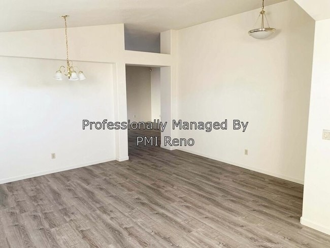 Building Photo - 5725 W Brookdale Dr