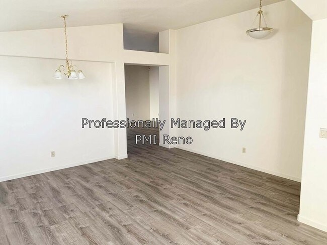Foto del edificio - 5725 W Brookdale Dr
